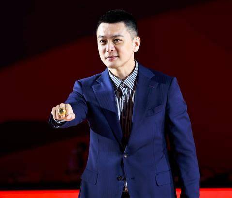 杨明首节3次调整,新郎官1次出手,让王博捂脸_辽宁男篮_广厦队_比赛