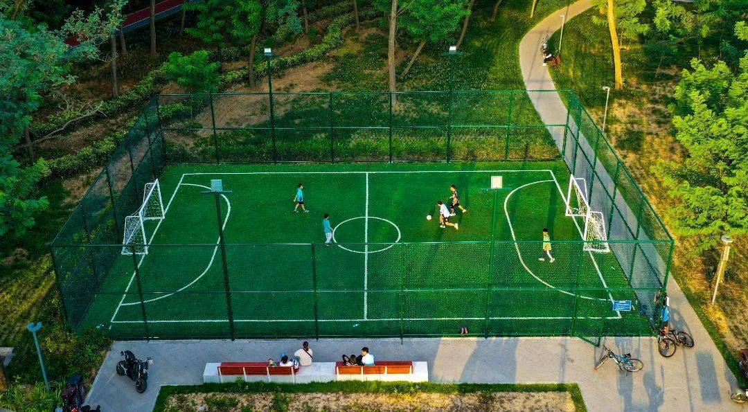 环游唐岛湾3000米长距离游泳等群众体育活动,举办西海岸新区第