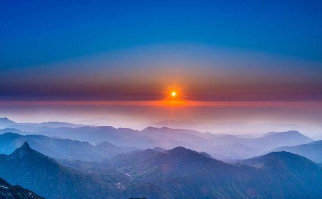江西有一名山,以齐云命名,云海和日出日落,可与黄山相媲美_游客_大山