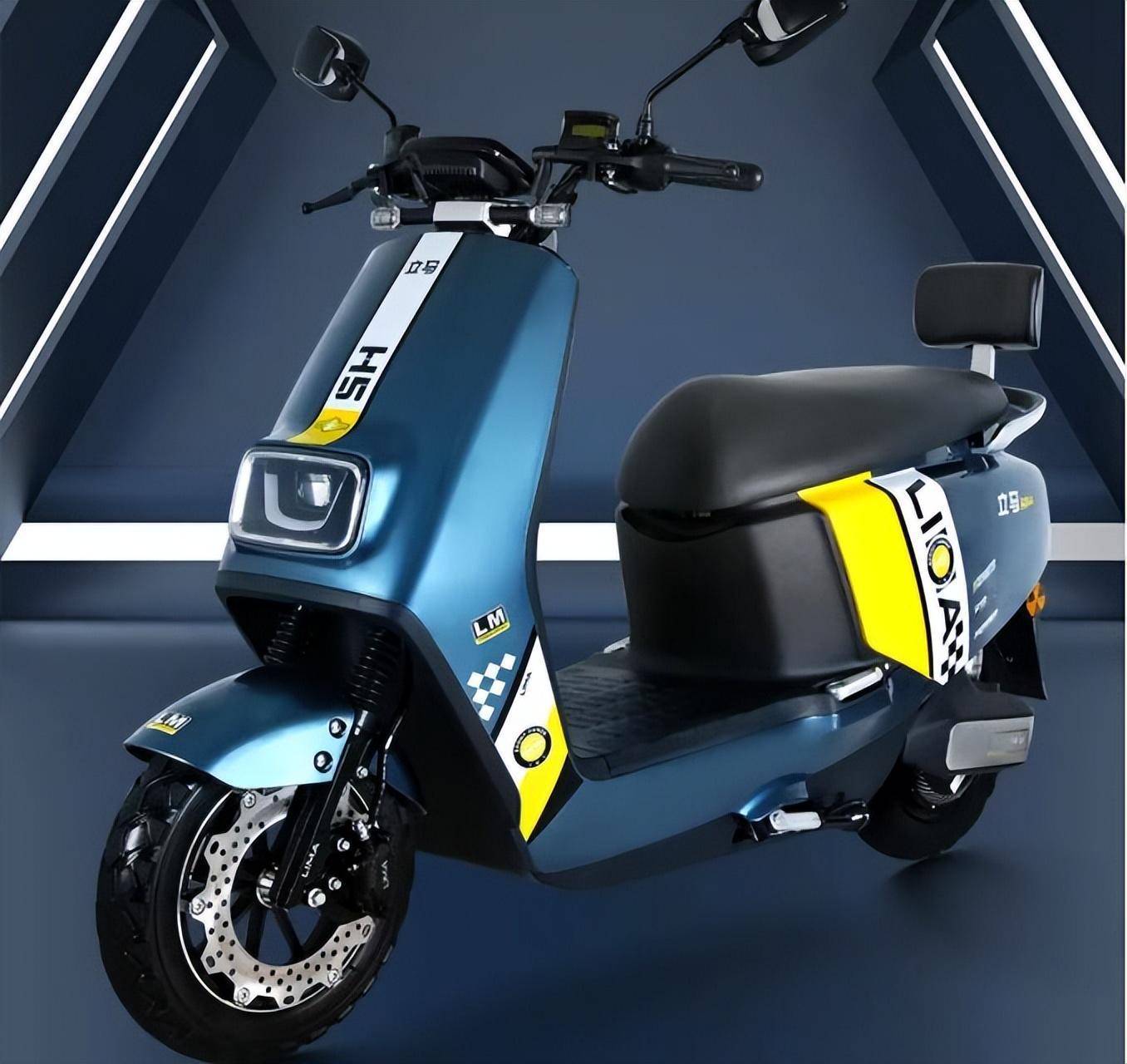 时速60km/h的电摩,搭载1500w电机,立马h5飞跃版评测来了_搜狐汽车