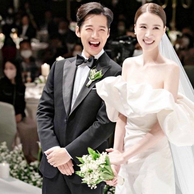 南宫珉婚礼8张超甜高清照公开!