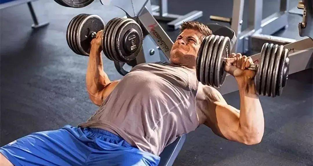 胸肌_训练_动作