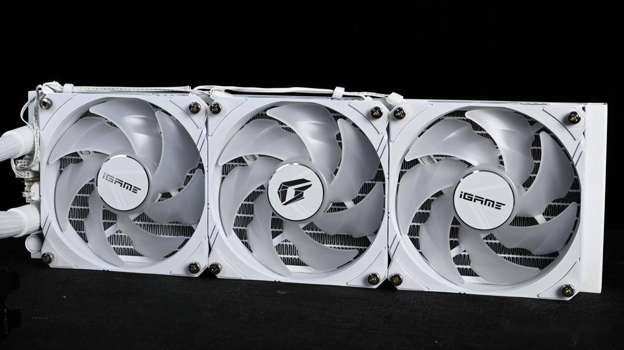 360mm液冷榨干gpu性能 七彩虹rtx 4090水神评测_冷排_核心_风扇