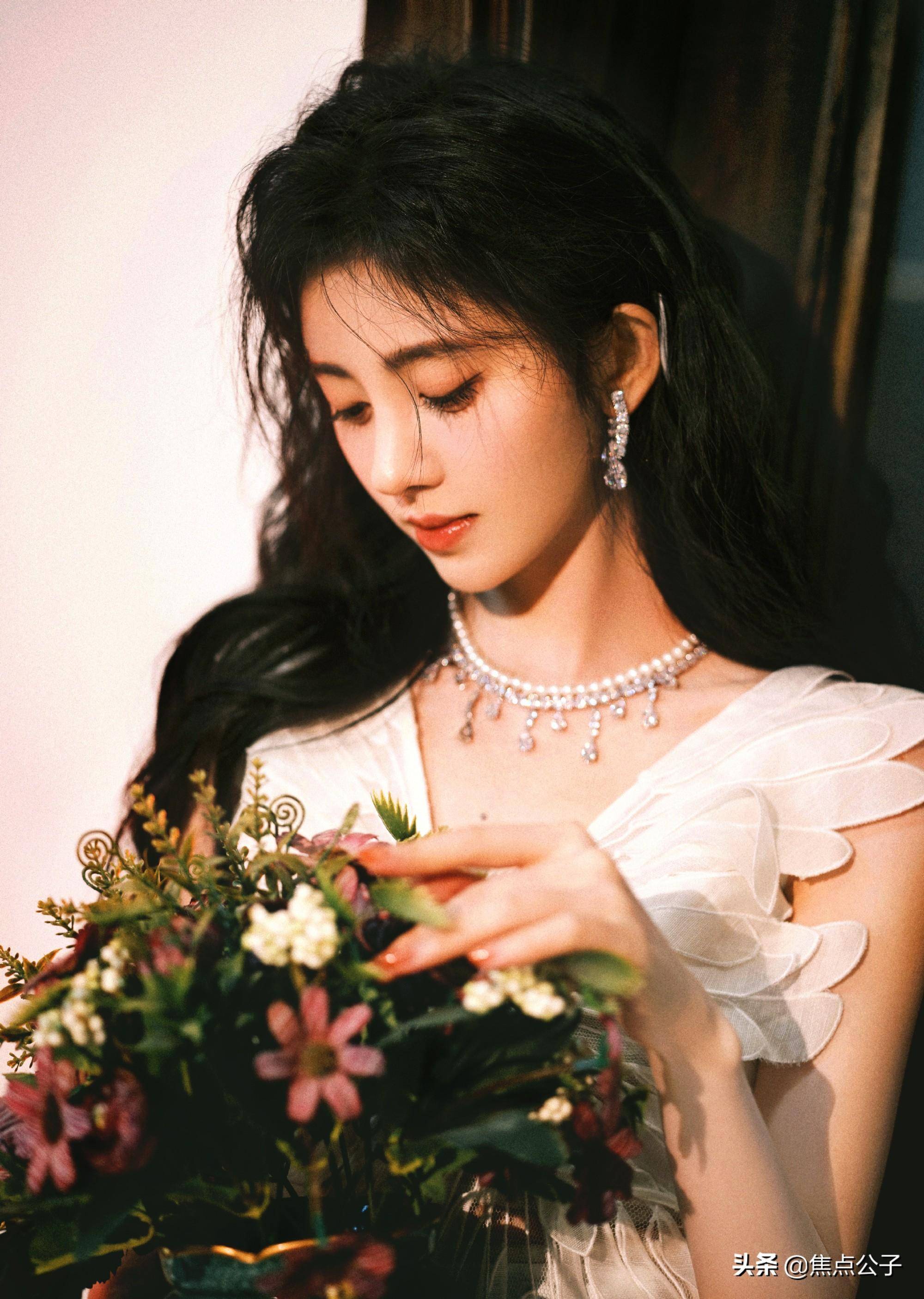 鞠婧祎出美妆教程!