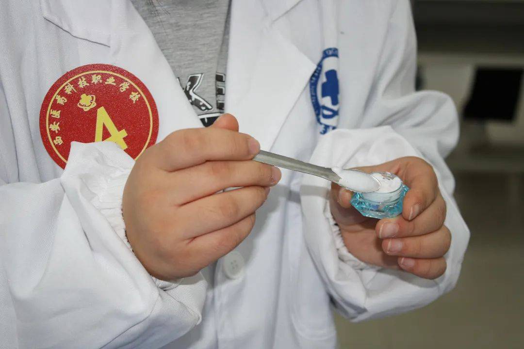 西安初中毕业上哪个学校好 中专生可以考取哪些资格证