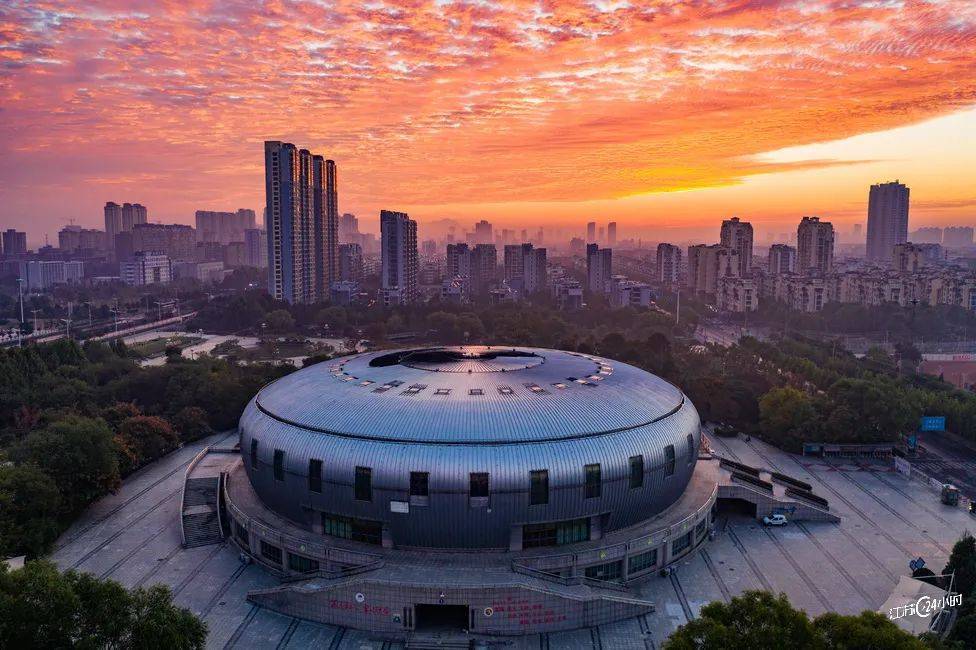 江苏24小时·滚动推送 | 靖江市:江阴靖江长江隧道右线盾构掘进成功过