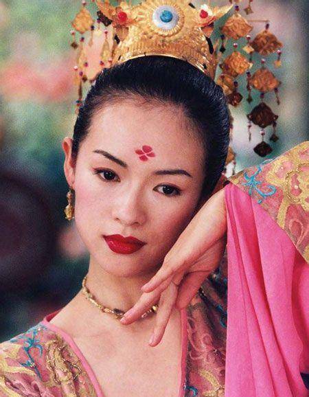 同班不同命,96级"八朵金花",曾黎胡静张彤只能演配角,输在哪_梅婷