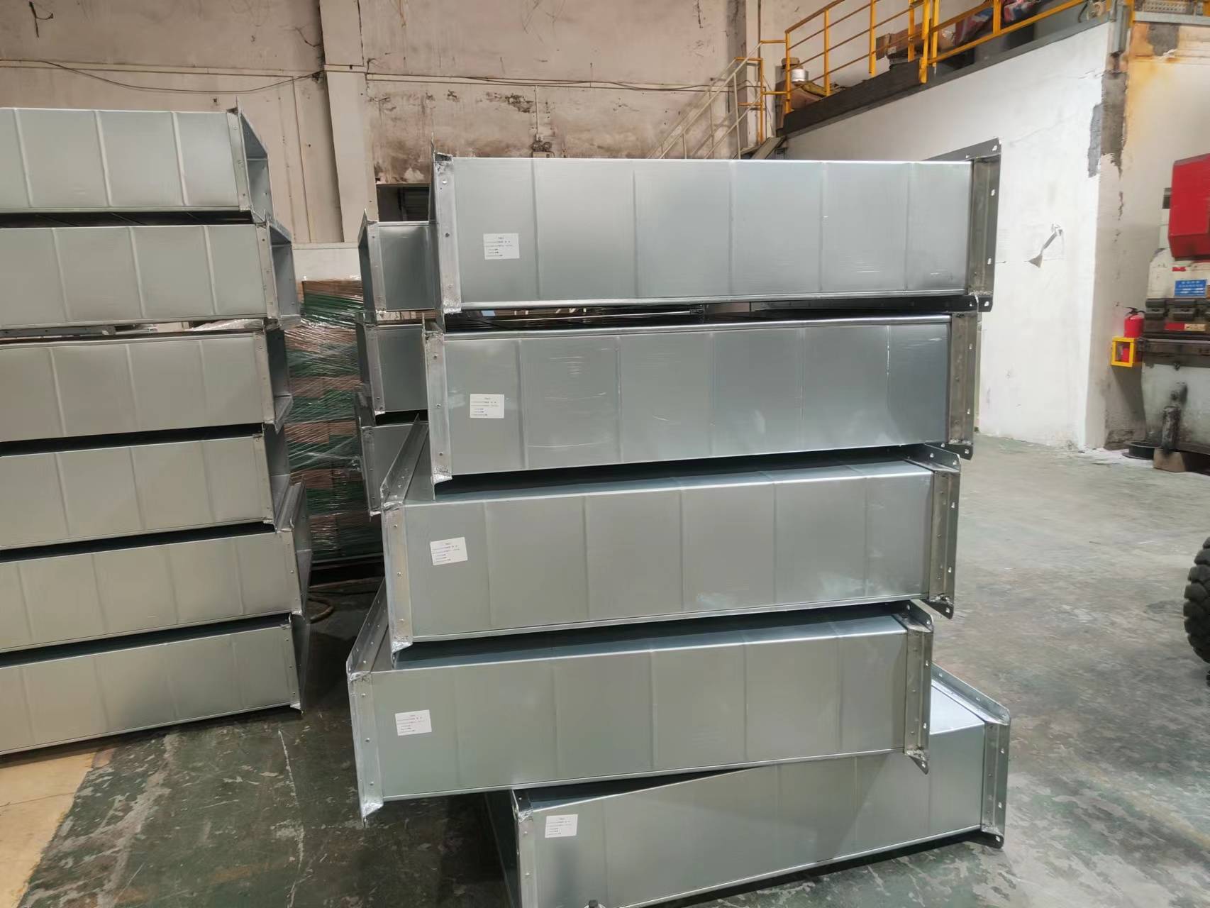 广州通风管道厂家定制镀锌咬口风管,满足车间优质送排气需求!