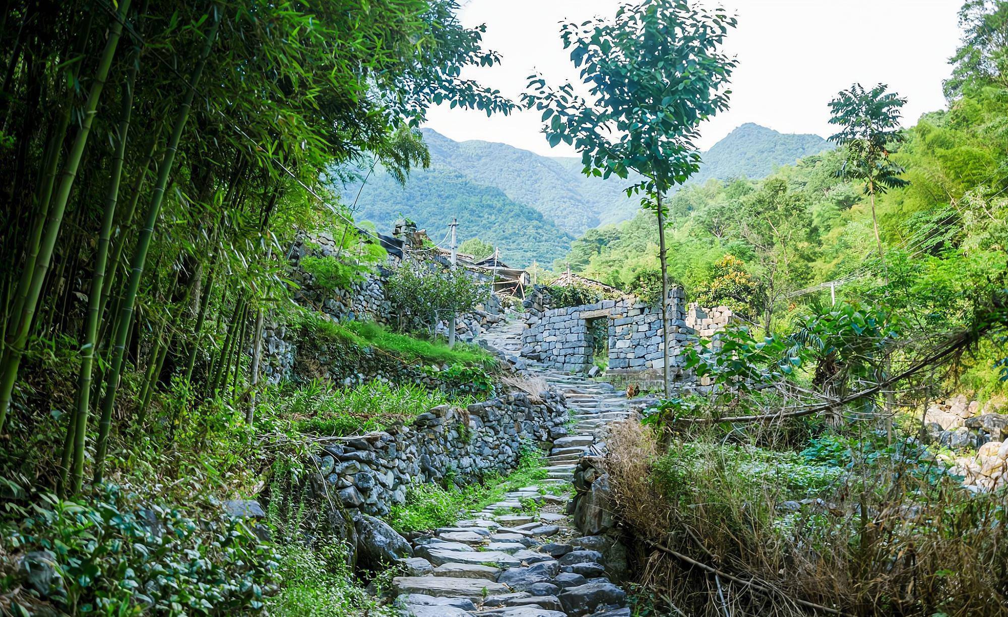 浙江有一座古村落，村内至今无法通公路，现实版的“世外桃源”