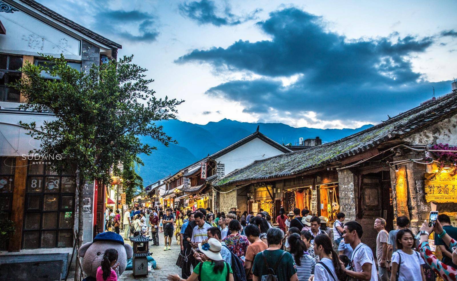 云南最文艺的古城，以“风花雪月”闻名，吸引众多青年男女来打卡