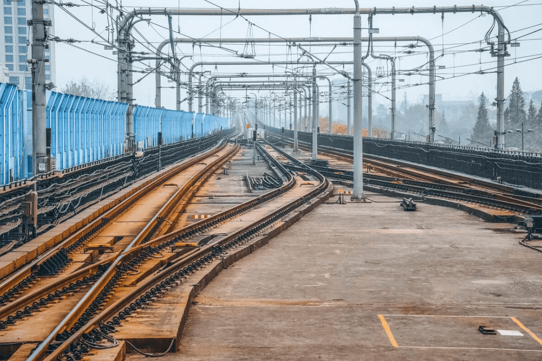 为何俄罗斯的铁轨，坚持不和世界统一？一直用宽轨有什么好处呢？
