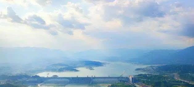 世界上最深的湖，长江水近百年才能灌满，被誉为“世界第一深湖”