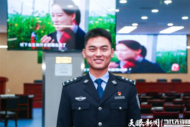 二十大时光|基层民警王喆:提高履职能力,干好公安教育培训工作_警队_警务_开幕会