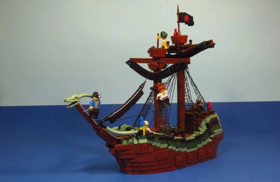 deus otiosus为我们提供了一个美妙的乐高海盗岛的场景.