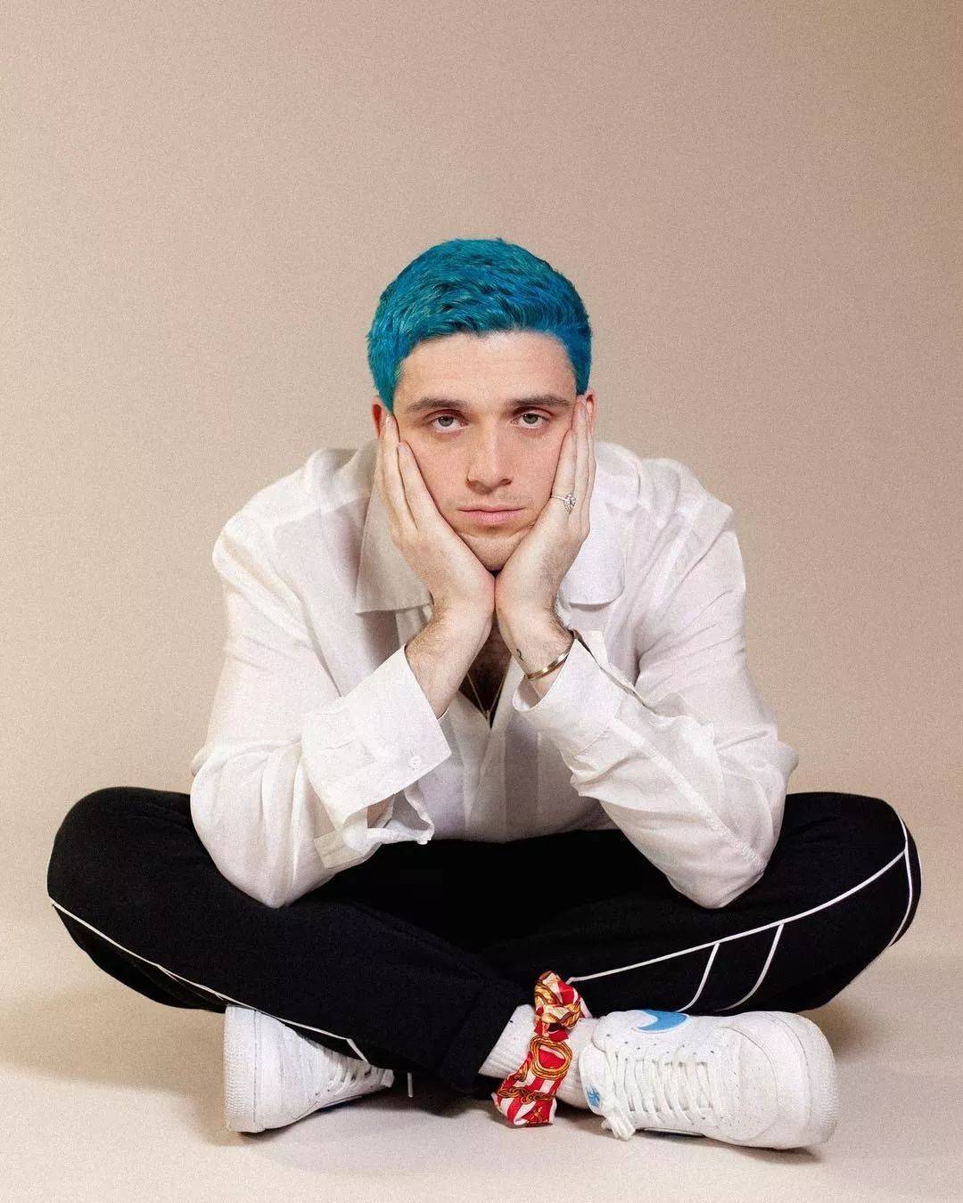 欧美乐坛小鲜肉lauv 公布了恋情,我哭了_祝福_笑容_女友