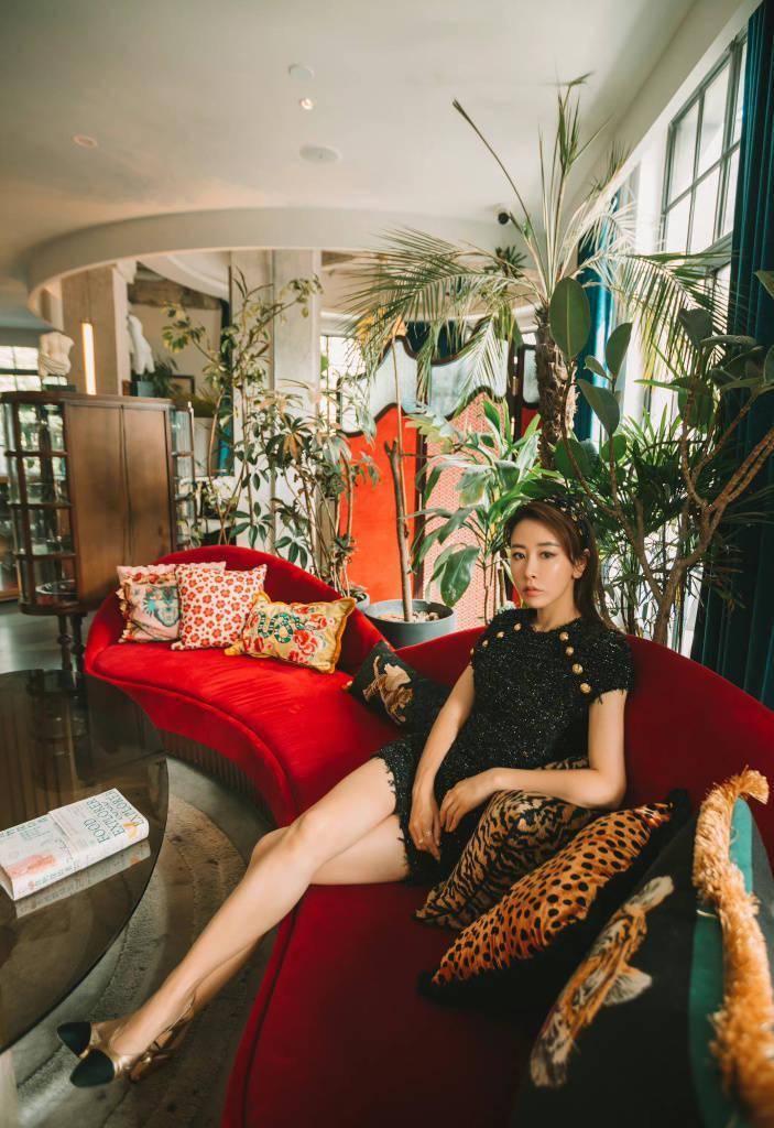 毛俊杰大上海风情写真释出 摩登洋气充满都市时尚感_黑色_紧身_毛俊杰