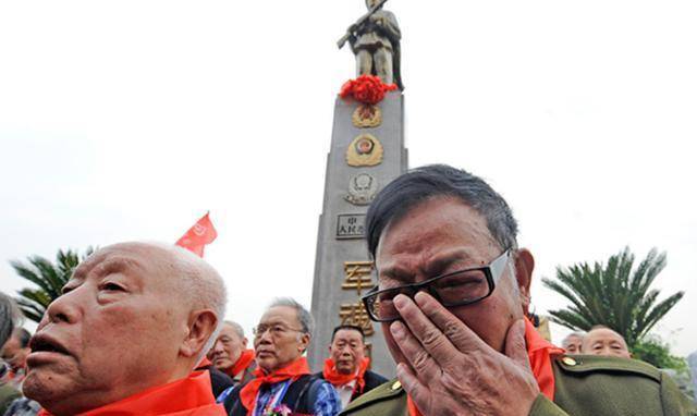 子女因遗物求助政府,揭开老人隐藏61年的身份_李光禄_坦克_志愿军