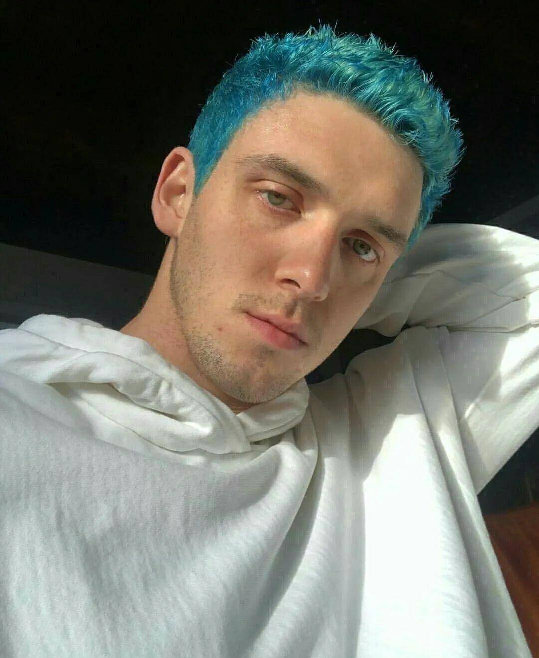 欧美乐坛小鲜肉lauv 公布了恋情,我哭了_祝福_笑容_女友