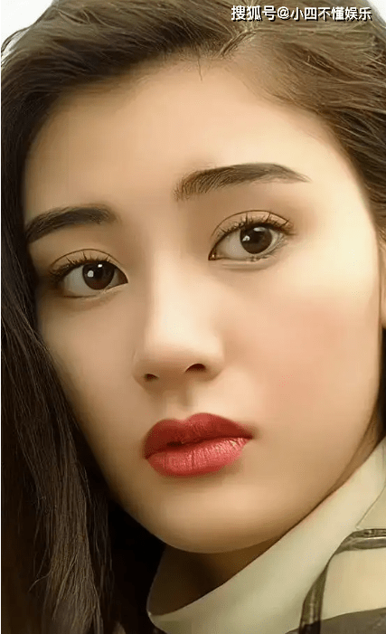 李嘉欣当年颜值有多能打, 是各路富豪争夺的"猎物",当年风头无出其右