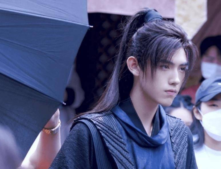 00后男星穿古装的样子,范丞丞痞气,黄明昊冷酷,看到他:天生演员脸!