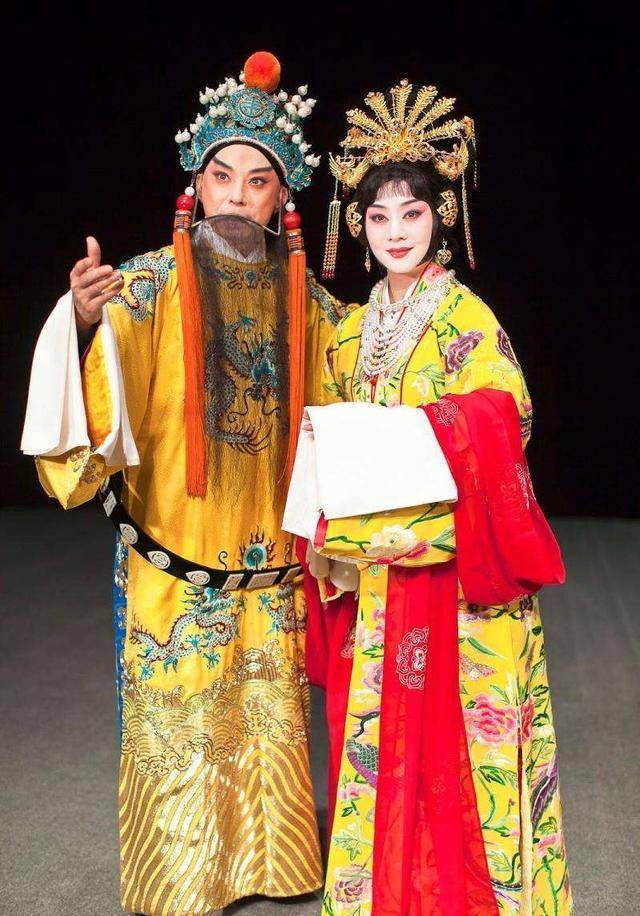 而如今青年京剧演员蓝天也是遭遇到了如此困境,一些观众称他的表演