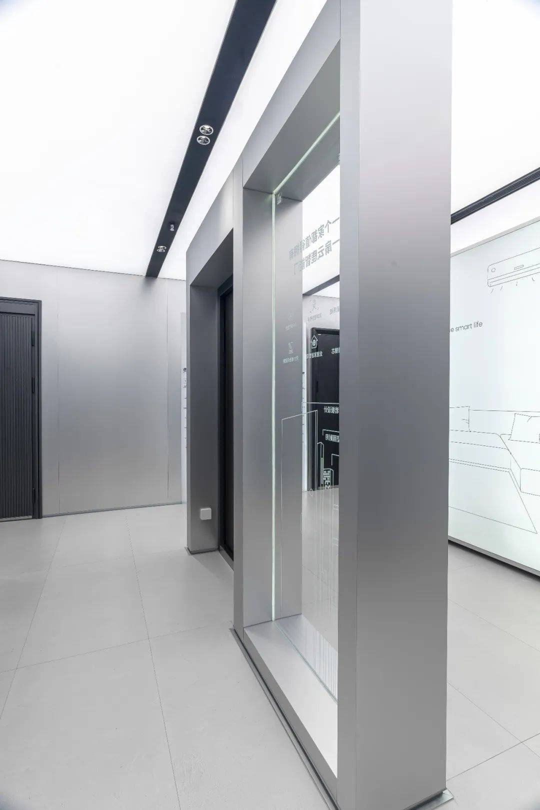商业空间案例|科技灰调演绎前卫质感——云鹿智能门_朗生_一体化_地面