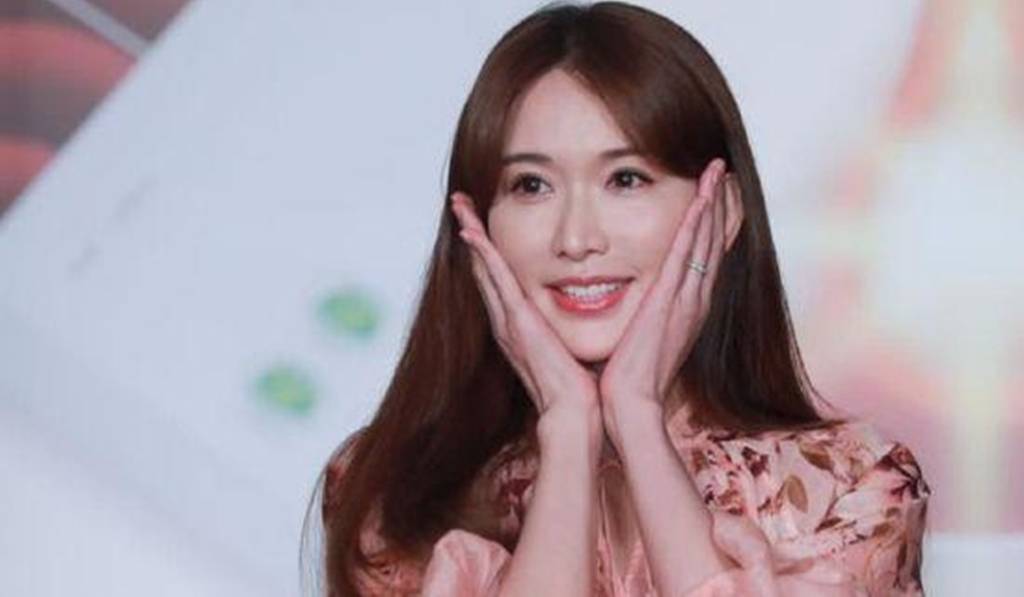林志玲近照曝光:自称生孩子太辛苦,加上年龄大了,不会再要第二胎_黑泽
