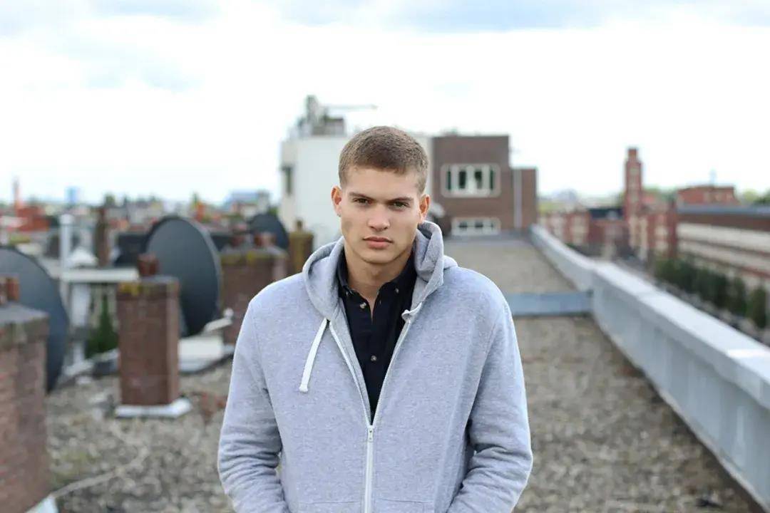 亚马逊热捧小鲜肉荷兰男演员乔舒亚·斯特拉多斯基_josha_新人_获得了