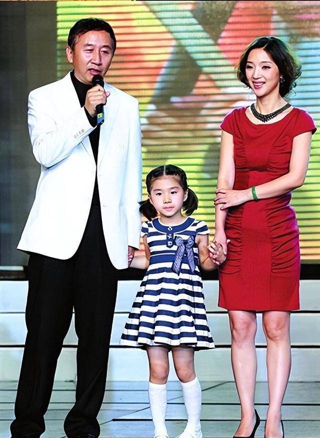 名导冯小宁:一婚遗憾结束,二婚娶美女演员刘小微,人人羡慕_时候_因为