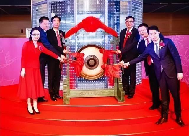 “內(nèi)憂外斗”的科沃斯，何以憑添可“掃”天下？