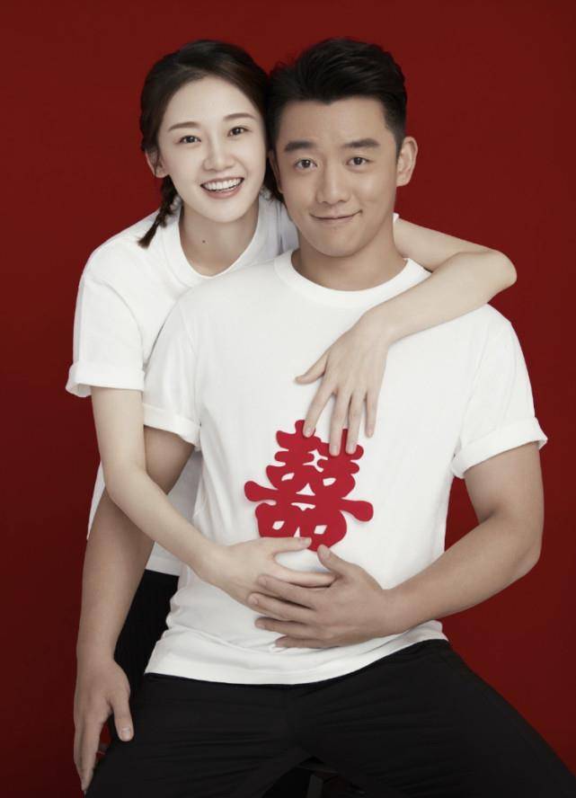 虽然郑恺与苗苗均未正式回应,但苗苗怀孕的消息早已是公开的秘密