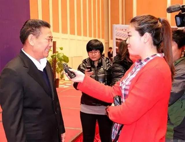 山东临沂大黑马:80年把价值六百万企业捐给村里,今已年入149亿_王廷江