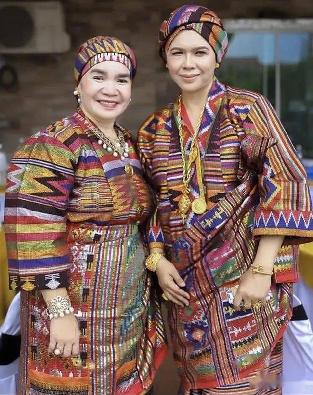 菲律宾南部的传统服饰⑧:纺织品的装饰风情_tabuku_badju_金属