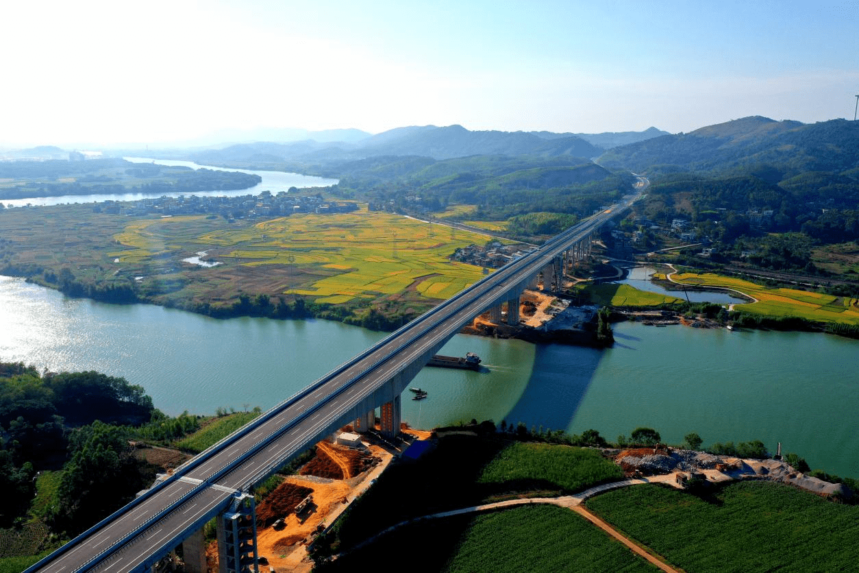 是《廣西高速公路網規劃(2018-2030年)》中