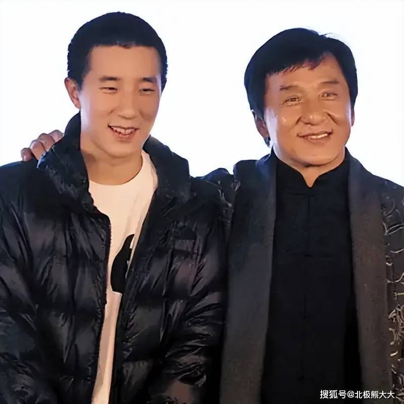 房祖名和吴卓林的相反人生:一个住千万豪宅,一个靠领救济粮生活_成龙