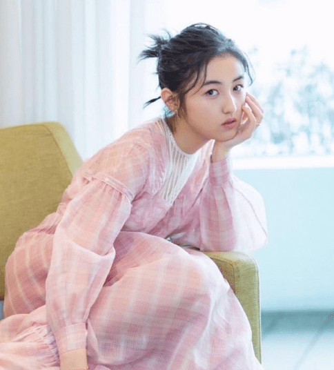 玄幻甜宠大剧《玲珑》首播,00 后小花都和男神谈恋爱了_赵今麦_宿川