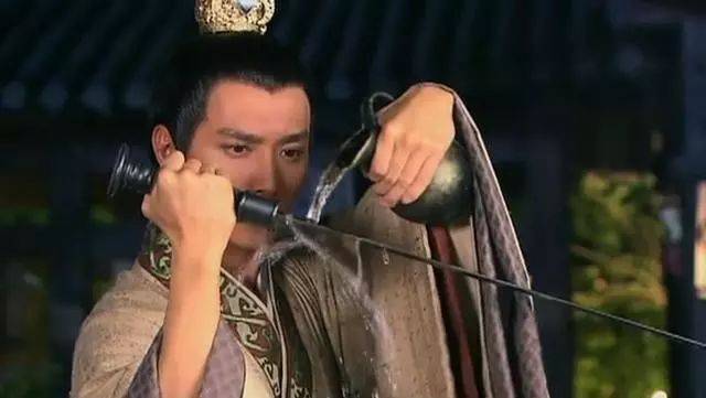 吕雉到死都没有想到,她最看不起的一个人,结果愣是灭了吕氏满门_吕后_刘章_刘邦