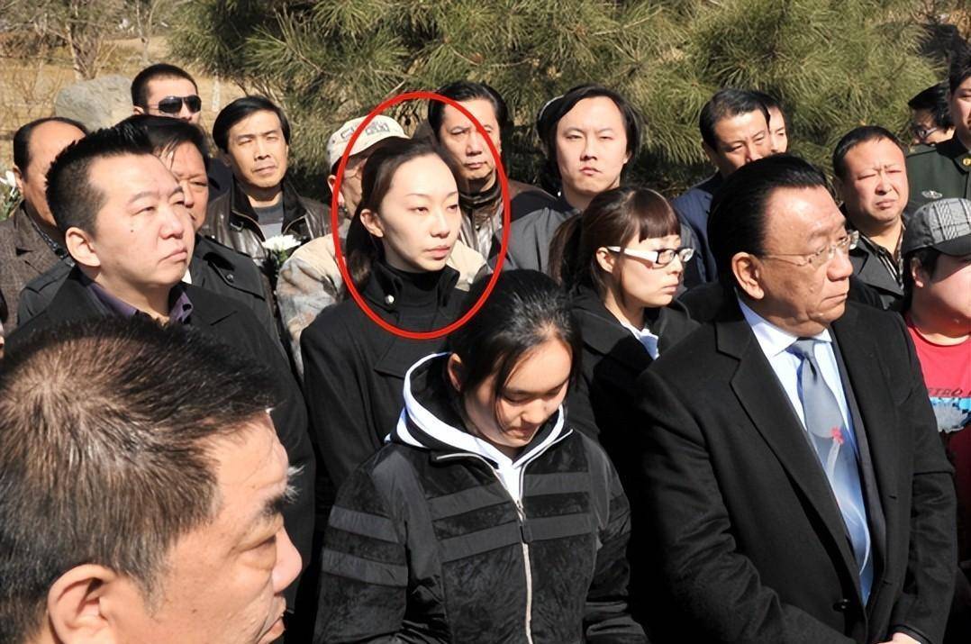 侯耀文女儿侯瓒:曾状告侯耀华,怨恨父亲14年,终究亲情战胜一切_郭德纲