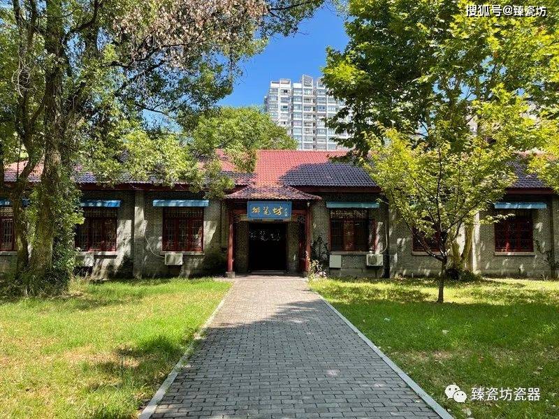 【御瓷坊】作为"当代官窑"的御瓷品牌,在传承中国