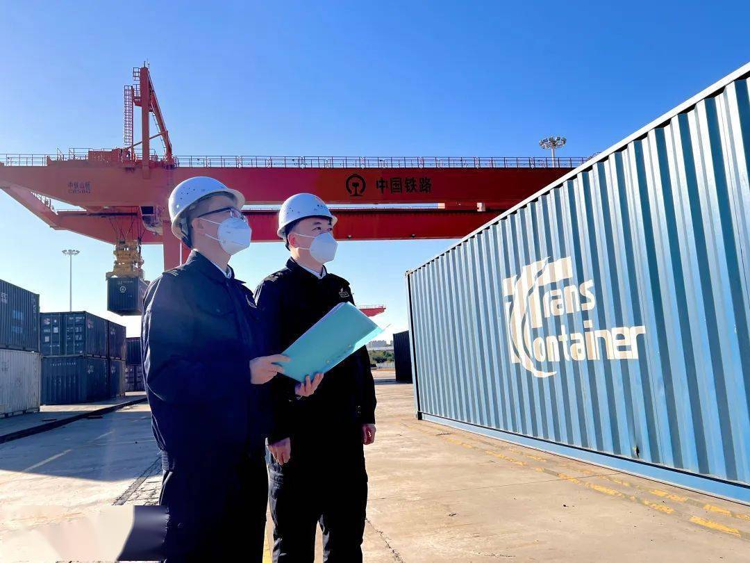 沈阳海关所属辽中海关查检二科刘广源作为一名基层一线的海关关员