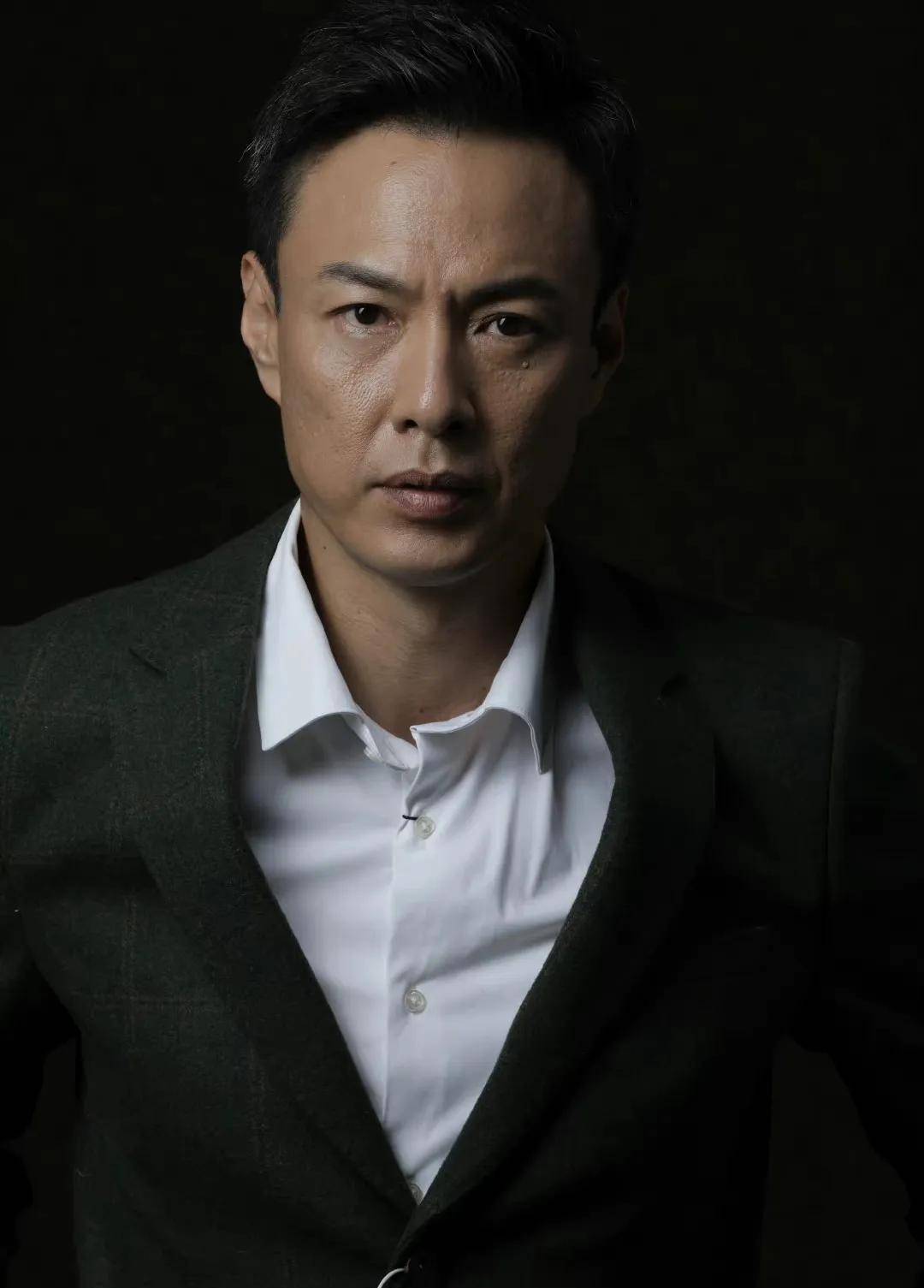 演员朱铁:娶圈外妻子叶亮,钱也归她管,一心一意爱了12年_衣服_朋友