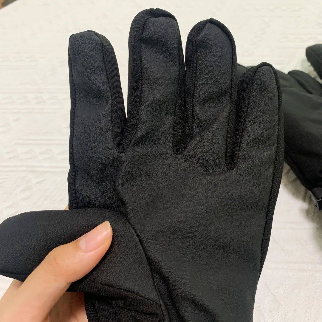 「黑科技德绒发热手套」