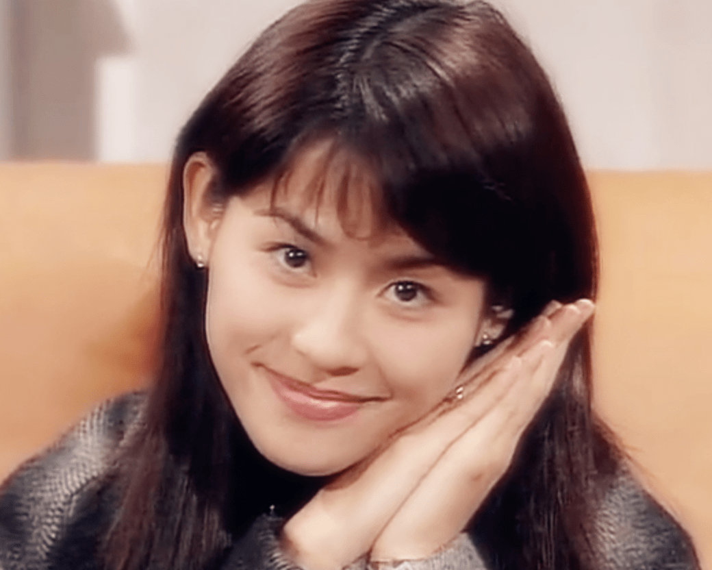 顺便,宣萱年轻时的颜值又让网友们来了一波"回忆杀"!