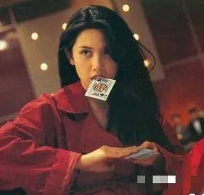 港风女神气质_那些年港片女神的风采_港风妆容穿搭风格