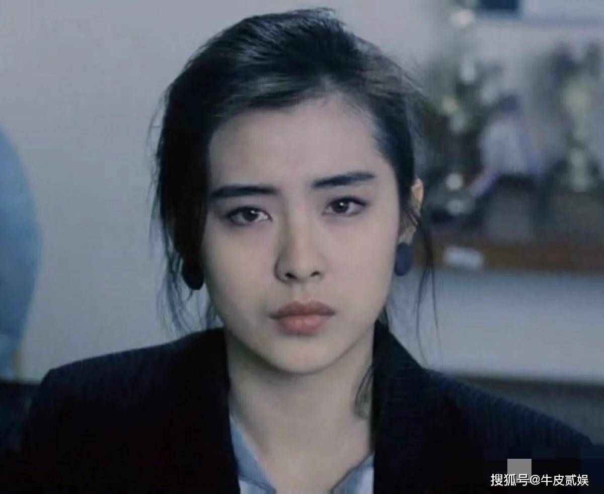 那些年港片女神的风采_港风妆容穿搭风格_港风女神气质