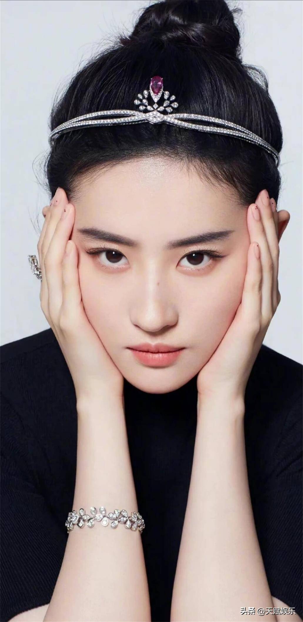 明星影视演员,歌手刘亦菲穿搭写真照合集《一》_相片_交流_侵权