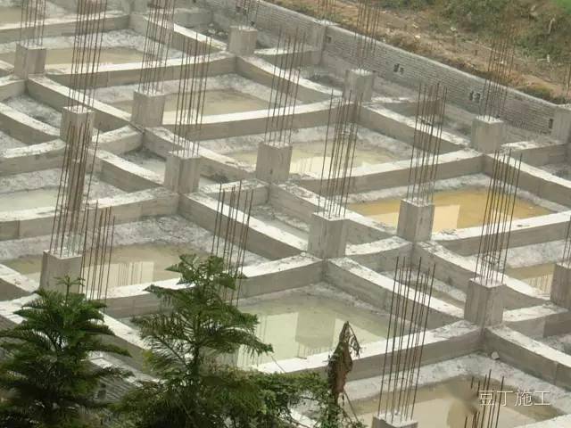 片筏基础分梁板式和平板式两种类型.
