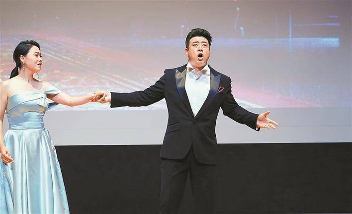 深圳歌剧舞剧院青年男高音马腾 因舞台梦想而结缘深圳_国家大剧院