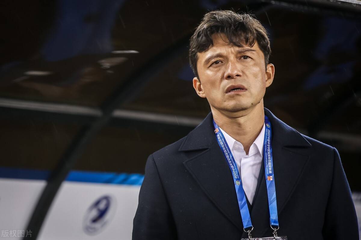 谢晖做出争议表态,武磊很意外,蒿俊闵张稀哲很尴尬_球员_立足_球迷