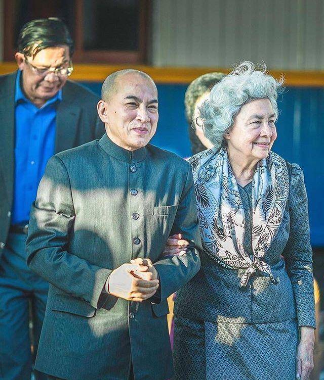 柬埔寨王室盛产俊男美女,为什么没有英国和泰国王室受人热捧呢?